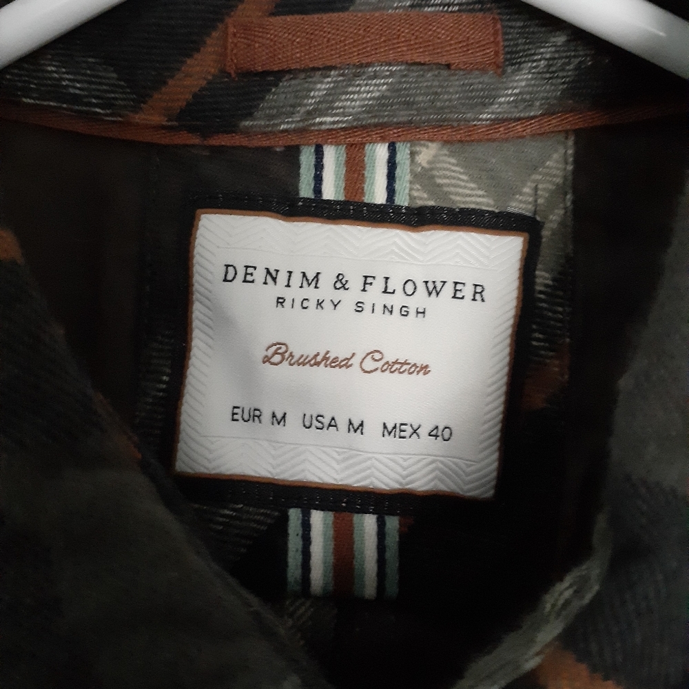 Denim & Flower - Picture 2 of 2